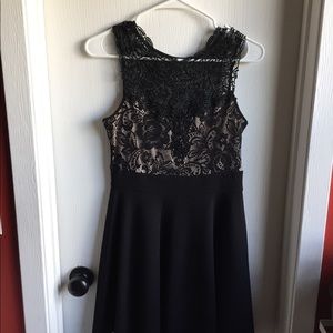 Trixxi Black/Nude Lace Sleeveless Dress